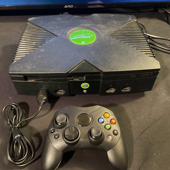 Microsoft Xbox Original With Controller And HD Rca Cables - Picture 3 of 3